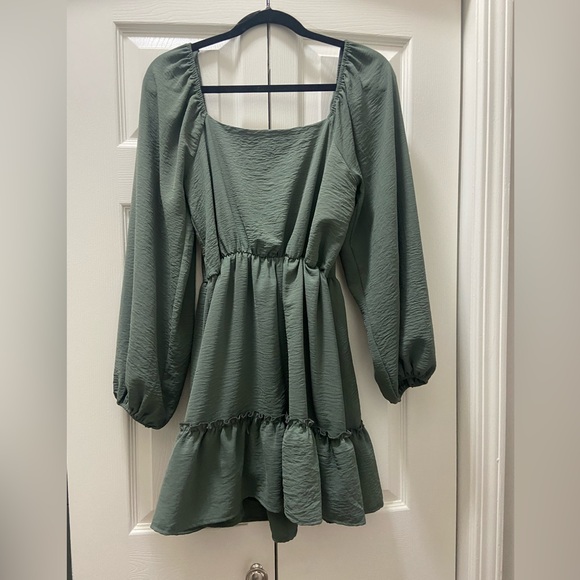 Green Altar’d State dress - Picture 2 of 2